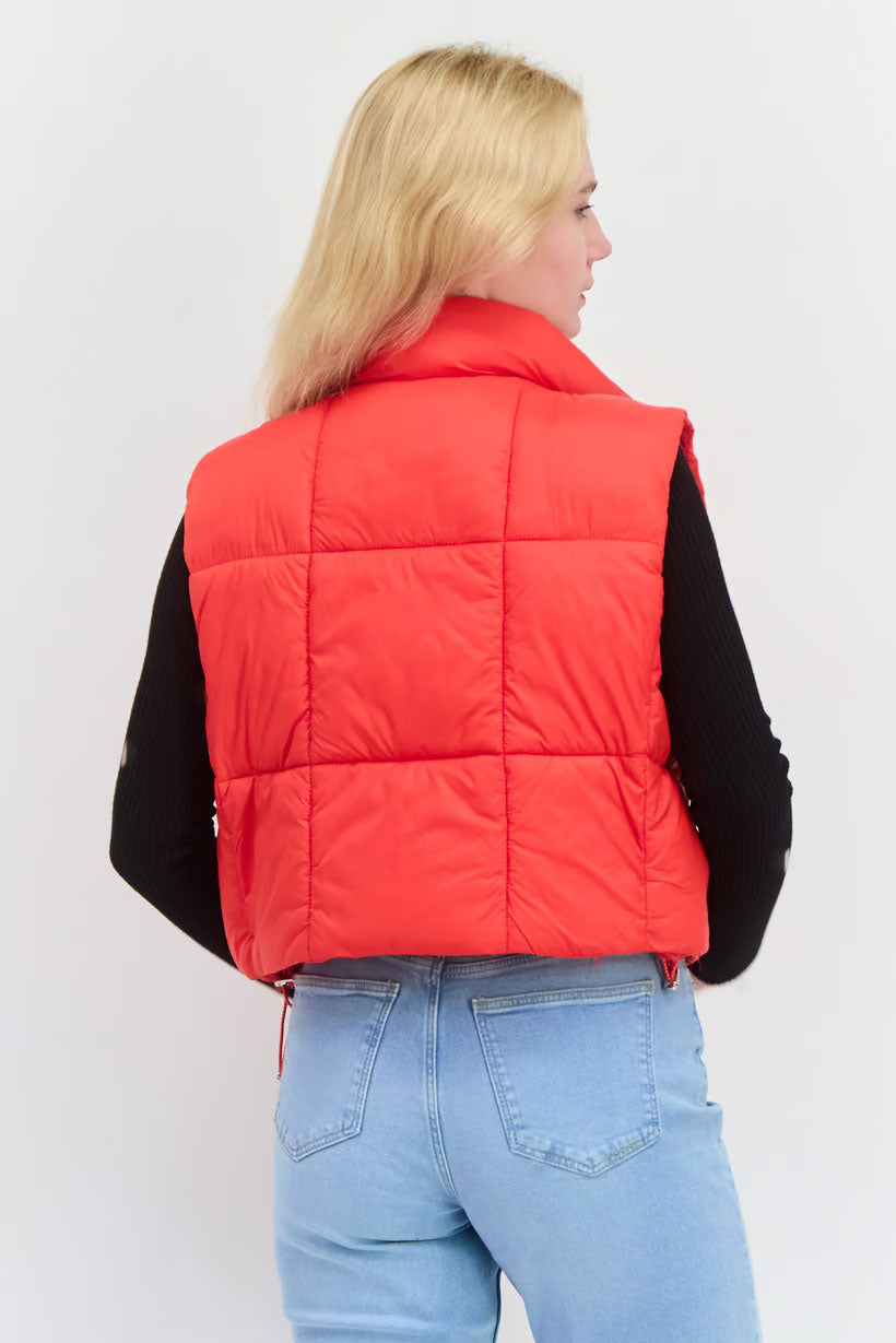 Pull & Bear Quilted Vest – Bold Warmth in Crimson Red