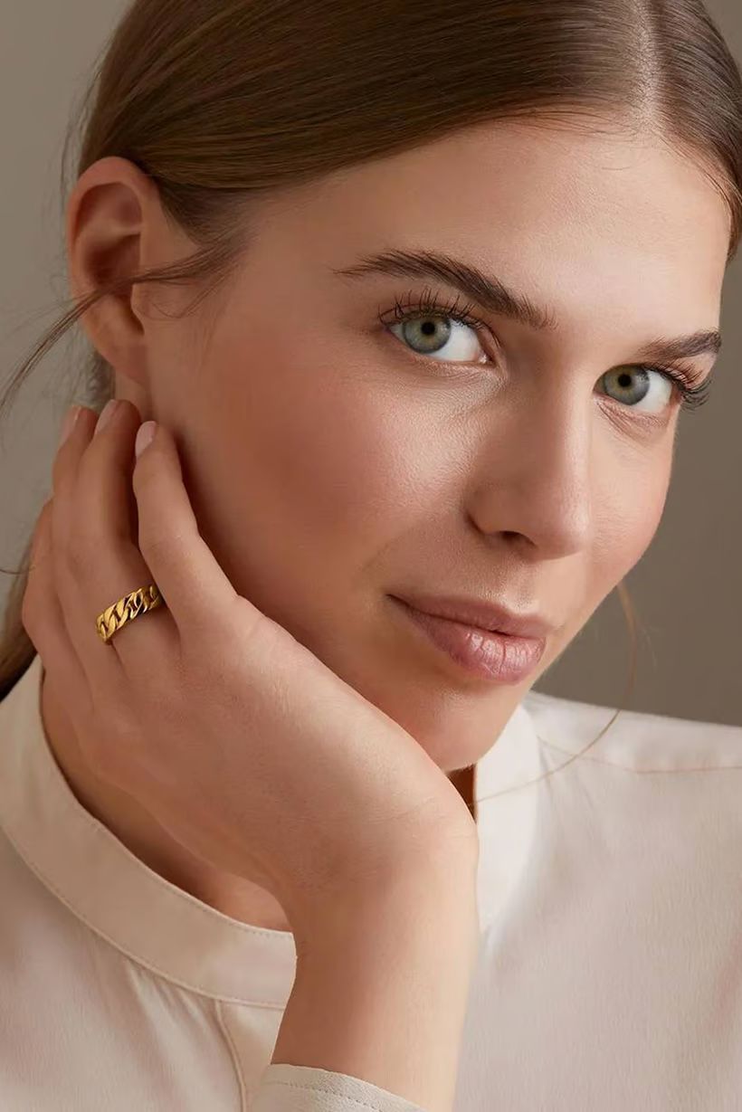 Tchibo Vergoldet Ring – Understated Luxury in Pure Gold Tones