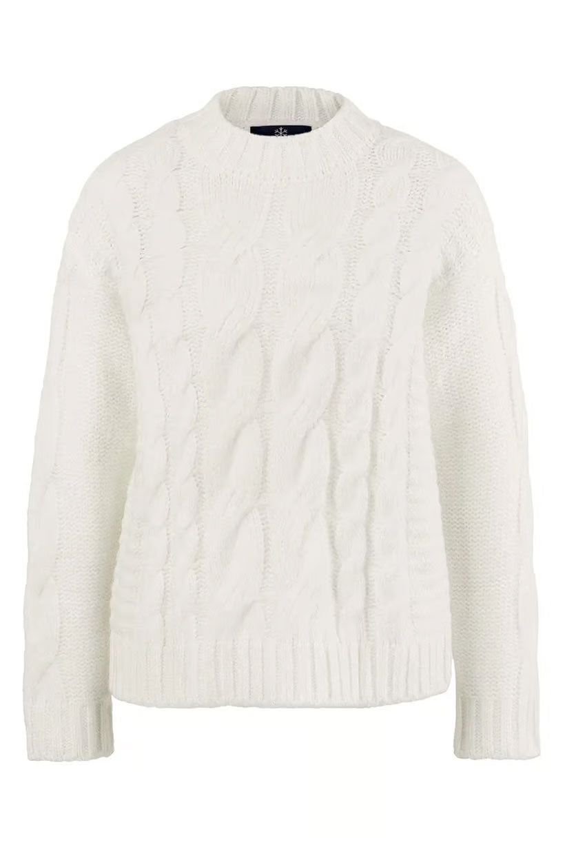 Tchibo White Knitted Sweater – Pure Softness, Simply Styled
