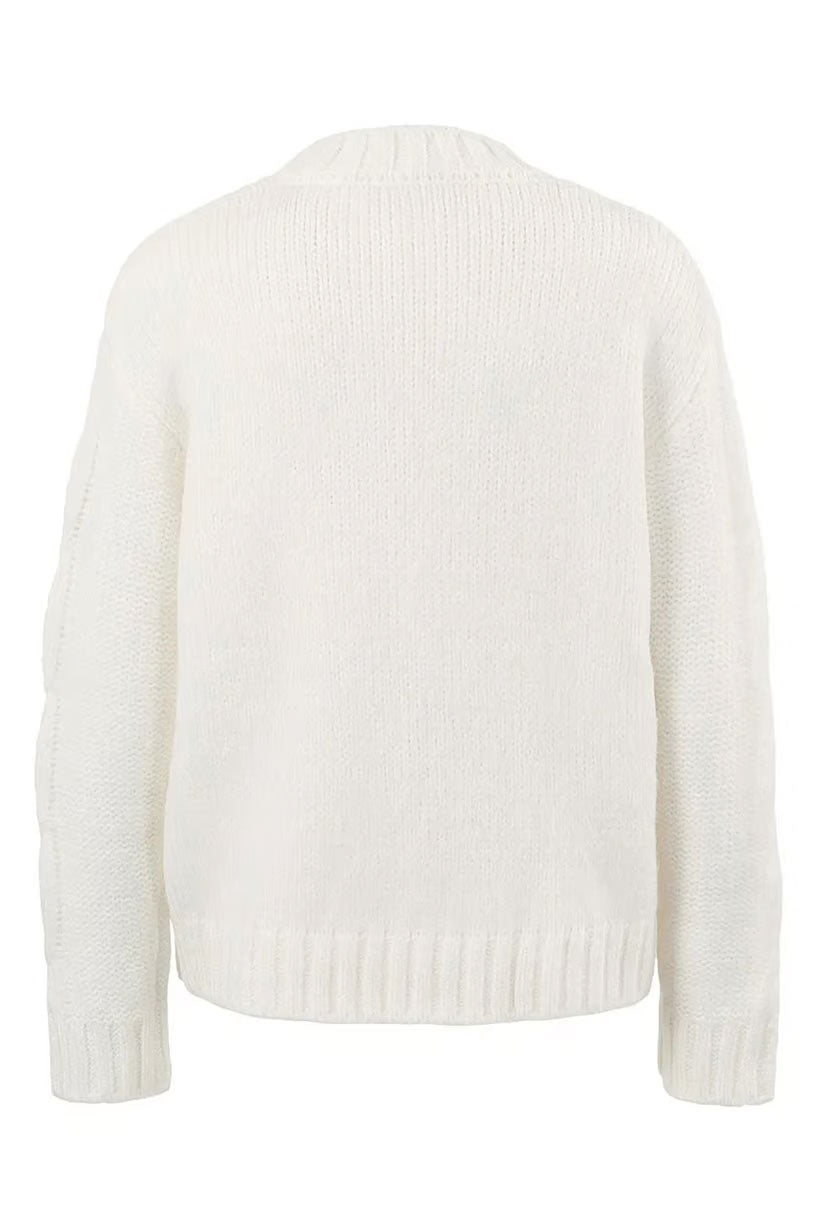 Tchibo White Knitted Sweater – Pure Softness, Simply Styled