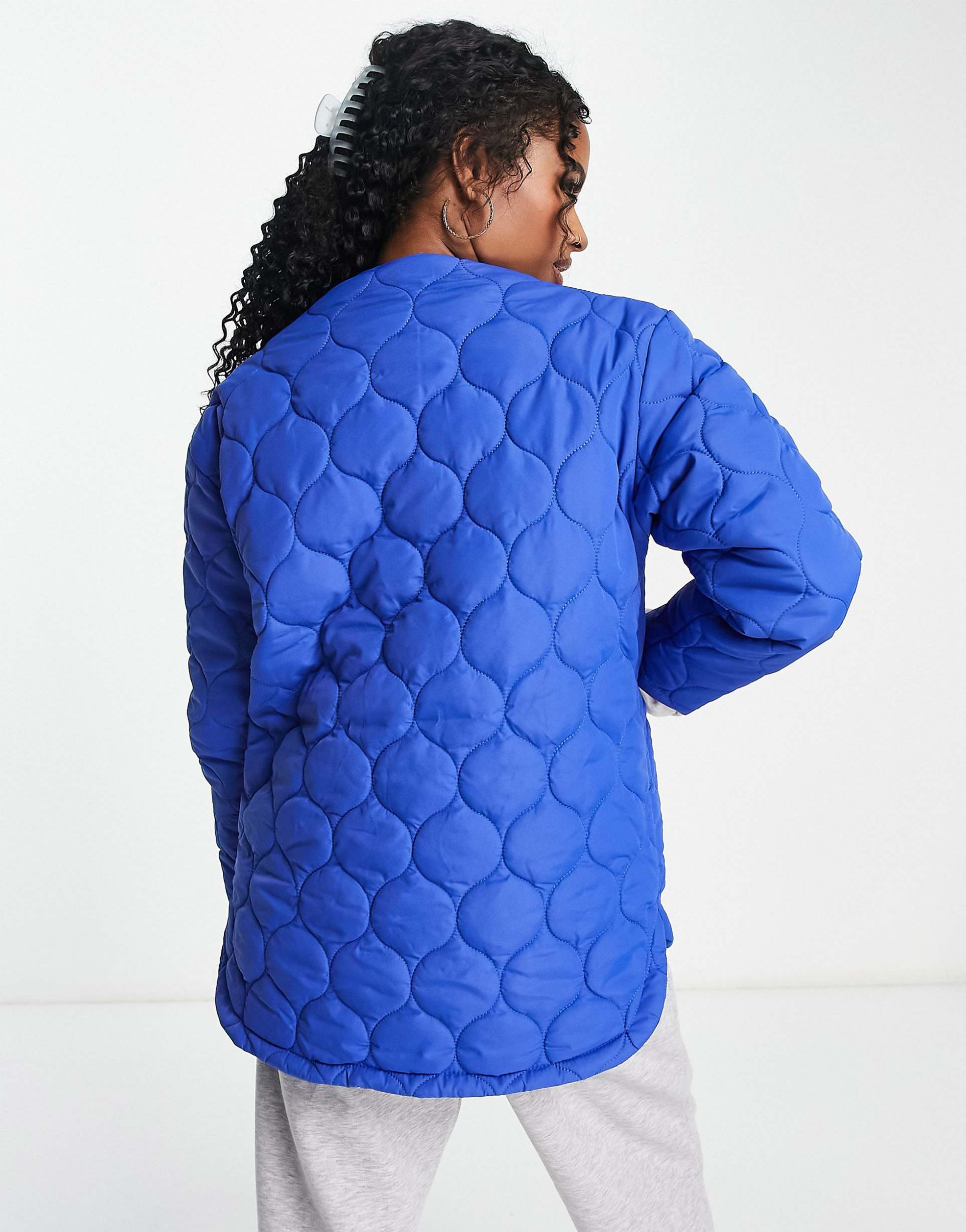 Tchibo Petite Quilted Jacket – Tailored Warmth in Classic Blue