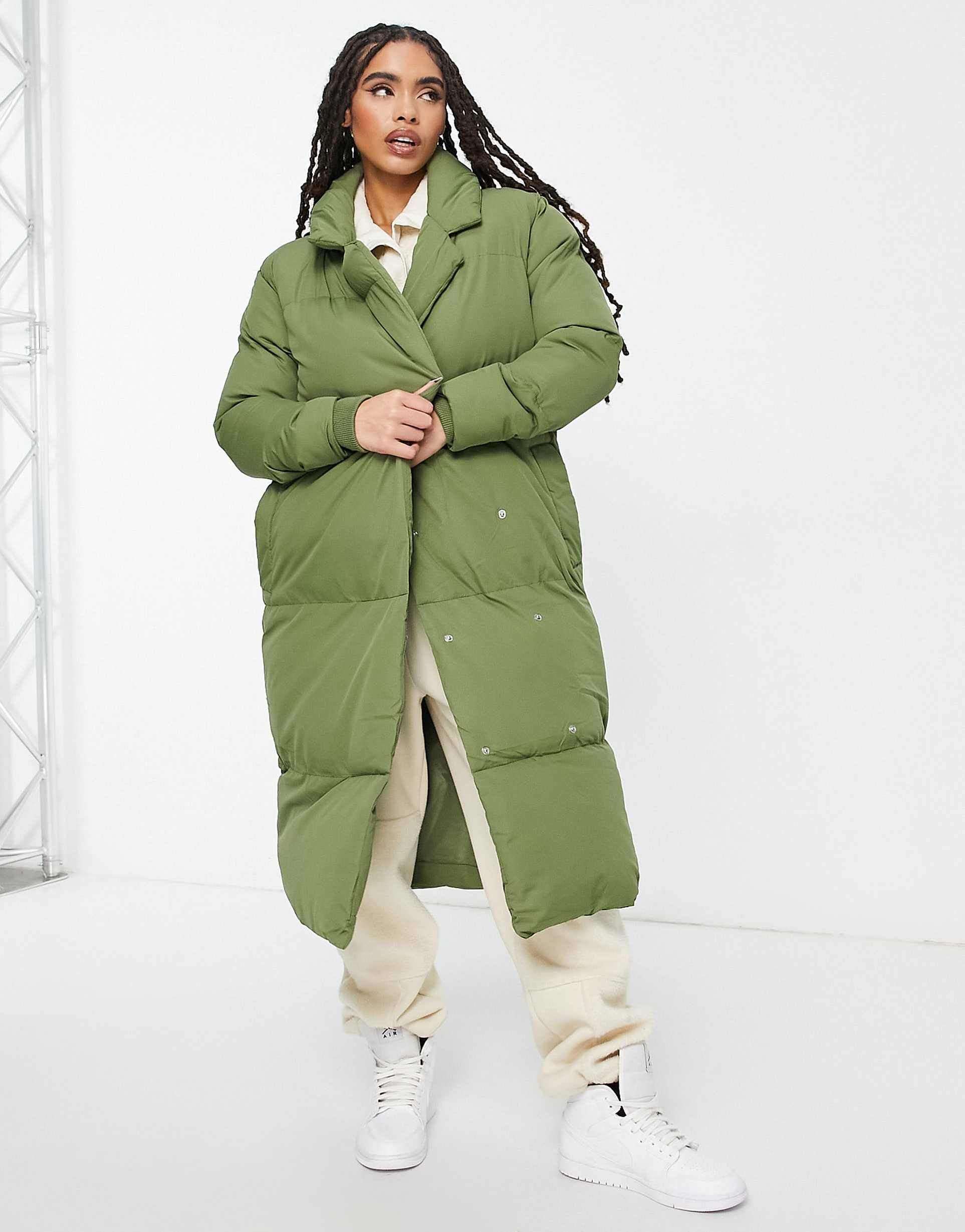 Threadbare Quilted Parka – A Cozy Embrace for Cold Days