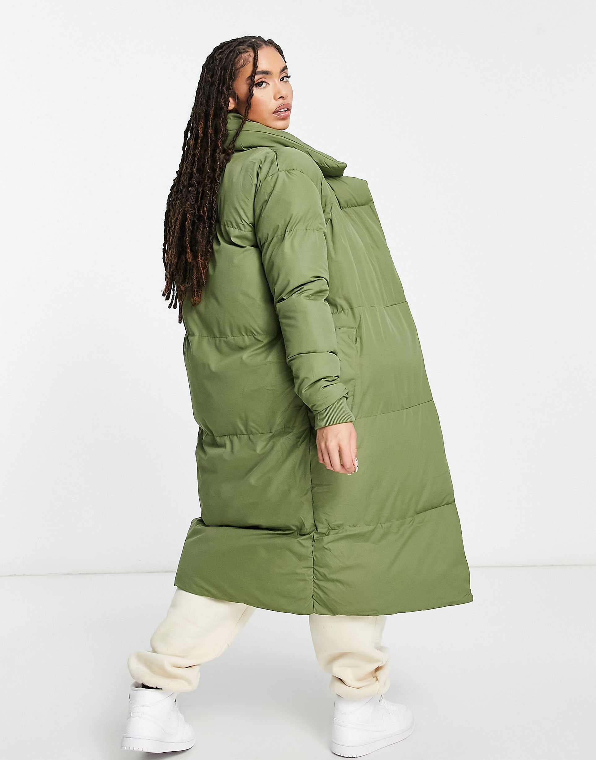 Threadbare Quilted Parka – A Cozy Embrace for Cold Days